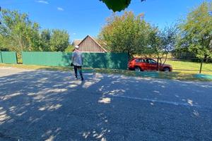 участок по адресу Лесі Українки