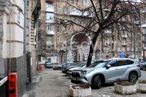 комерційна за адресою Лютеранська вул., 4