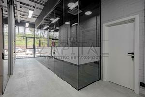 коммерческая по адресу Любомира Гузара просп. (Космонавта Комарова), 9б