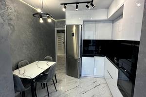 квартира за адресою Андрія Мельника вул., 10