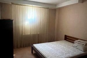 комерційна за адресою Автозаводська вул., 43