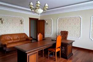 комерційна за адресою Мечникова вул., 10Б