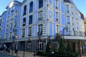 комерційна за адресою Дегтярна вул., 6