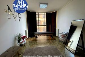 комерційна за адресою Чернівці, Шевченка, 25