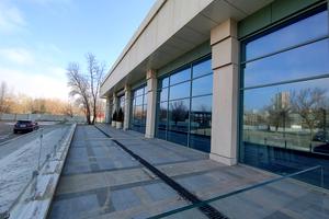 комерційна за адресою Набережна Перемоги вул., 7