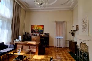 дом по адресу с. Петропавловская борщаговка, Каштановая ул.
