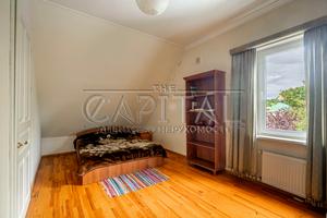 будинок за адресою Центральна, 3