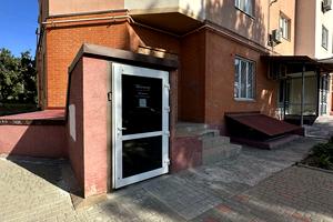 комерційна за адресою Миколи Леонтовича вул., 4