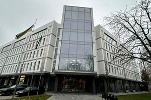 комерційна за адресою Пилипа Орлика просп. (Ілліча), 16