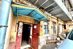 комерційна за адресою Каразіна вул., 4