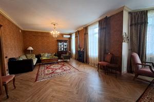 будинок за адресою Яблунева