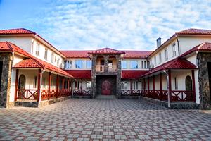 комерційна за адресою Романенка, 1А