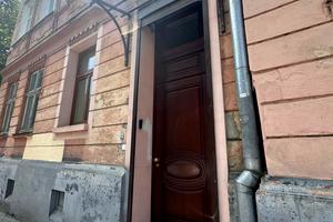комерційна за адресою Максима Залізняка вул., 13