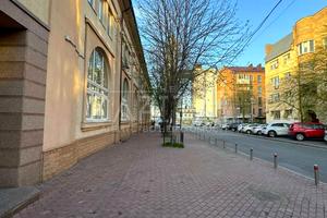 комерційна за адресою Хорива пров., 37