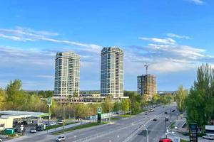 комерційна за адресою Набережна Перемоги вул., 10