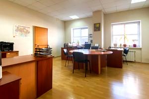 комерційна за адресою Дніпро, Королеви Єлизавети ІІ вул. (Глинки), 1