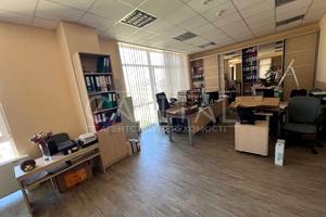 комерційна за адресою Антоновича вул. (Горького), 33В