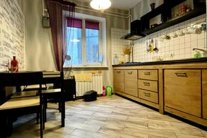 квартира за адресою Лариси Руденко вул., 6