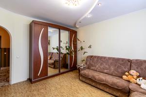 квартира за адресою Тролейбусна вул., 32