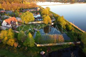 будинок за адресою Центральна, 3