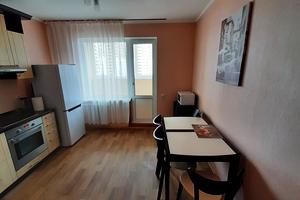 квартира за адресою Анни Ахматової вул., 24