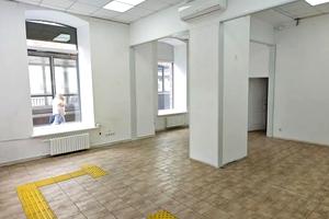 комерційна за адресою Привокзальна пл., 1