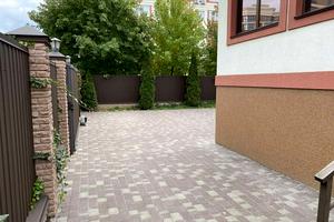 комерційна за адресою Щаслива вул., 50