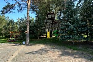 дом по адресу Ізумруд