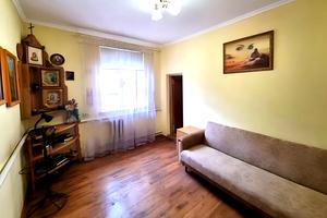 дом по адресу с. Зарванцы, Лялі Ратушної, 23
