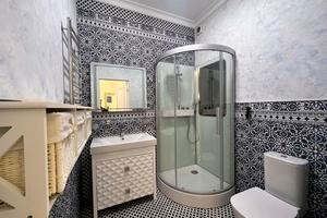 комерційна за адресою Кловський узвіз, 7а
