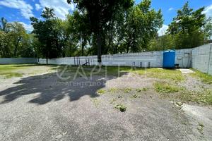 комерційна за адресою Бориспільська вул., 19Б