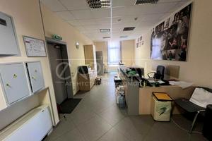 комерційна за адресою Антоновича вул. (Горького), 33В