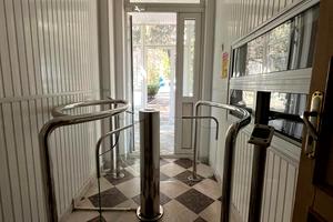 комерційна за адресою Степана Чобану вул. (Добровольського), 1