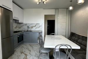 квартира за адресою Макогона вул., 25
