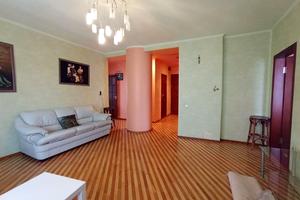квартира по адресу Защитников Украины пл. (Освобождения), 3
