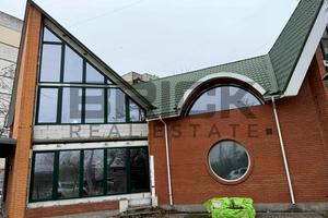 комерційна за адресою Приозерна вул., 12б