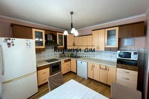квартира за адресою Драгоманова вул., 8-А
