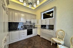комерційна за адресою Шота Руставелі вул., 12