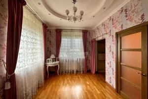 будинок за адресою с. Гусачівка, лесі українки, 1
