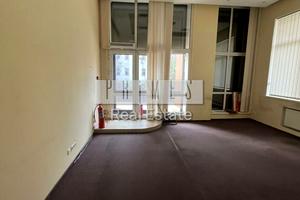 комерційна за адресою Олександра Кониського вул., 28А-30А