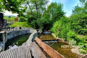 комерційна за адресою Центральна, 10