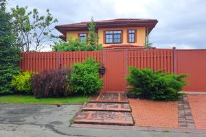 будинок за адресою Яблунева