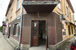комерційна за адресою Кульпарківська вул., 122