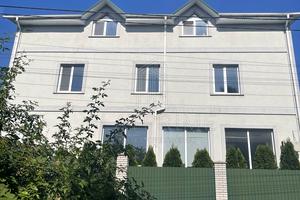 комерційна за адресою Лауреатська вул., 8