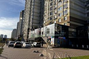 комерційна за адресою Анни Ахматової вул., 22