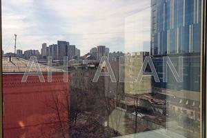 комерційна за адресою Жилянська вул., 75
