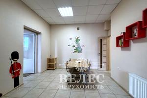 комерційна за адресою Машинобудівників вул., 23