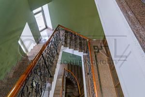 комерційна за адресою Липська вул., 10