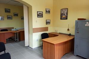 комерційна за адресою Корятовича пл., 15