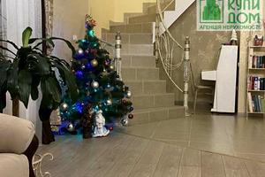 будинок за адресою Центральна вул.